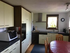 Microwave, dishwasher