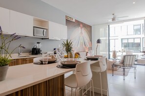 Lägenhet, 1 sovrum | Eget kök | Stort kylskåp, mikrovågsugn, ugn och spishäll