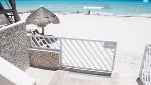 Beach nearby - Modern Apartment Near the Beach (Cancun)