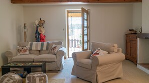 Smart TV, fireplace, Netflix, DVD player - Sublime views, peace & serenity in French Tuscany. Air conditioning, heated pool (Beaumont-de-Lomagne)