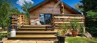 Warme Hütte am Waldrand