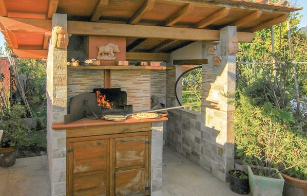 Property grounds - Awesome home in Montignoso -MS- (Montignoso -MS-)