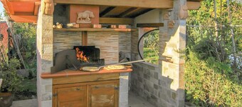 3 bedroom lovely home in Montignoso -MS-
