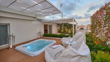 Àtic superior, 2 dormitoris, banyera d'hidromassatge | Banyera d'hidromassatge privada