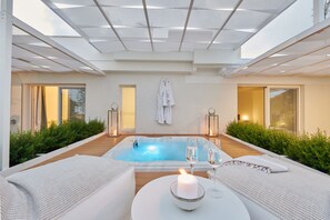 Superior Penthouse, 2 Bedrooms, Hot Tub | Teres/patio