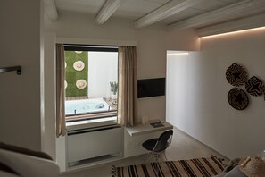 Suite, Hot Tub, City View | 1 bedroom, Frette Italian sheets, premium bedding, down comforters