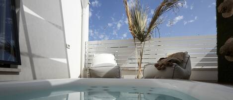 Suite, Hot Tub, City View