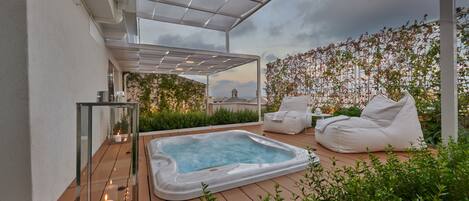 Bain à remous extérieur