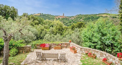 Awesome home in Magliano in Toscana with house a panoramic view