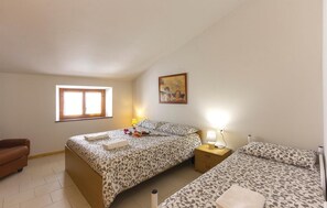 5 chambres, lit parapluie, Wi-Fi gratuit, draps fournis
