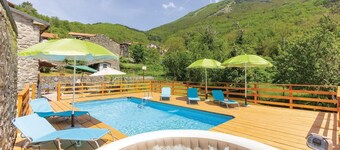 Amazing home in Sassalbo -MS-