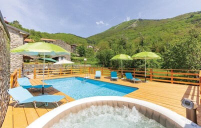 Amazing home in Sassalbo -MS-