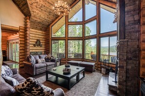 Smart TV, fireplace, video games, table football - 10% Dist for Summer! Lake Front Log Cabin with Double Decker Dock&Mtn. Views (Nebo)