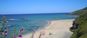 APARTMENT IN VILLA IN LU BAGNU 5 MIN FROM THE BEACH CASTELSARDO