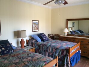 2 dormitorios, tabla de planchar con plancha, wifi gratis y ropa de cama