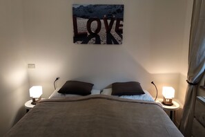 2 chambres, fer et planche à repasser, lit parapluie, Wi-Fi gratuit