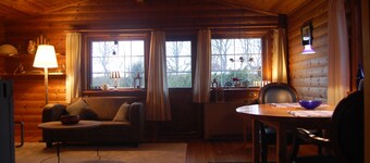 urgemütliches  skandinavisches Blockhaus in  ruhiger Lage auf großem Grundstück