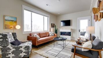 Smart TV, fireplace, offices