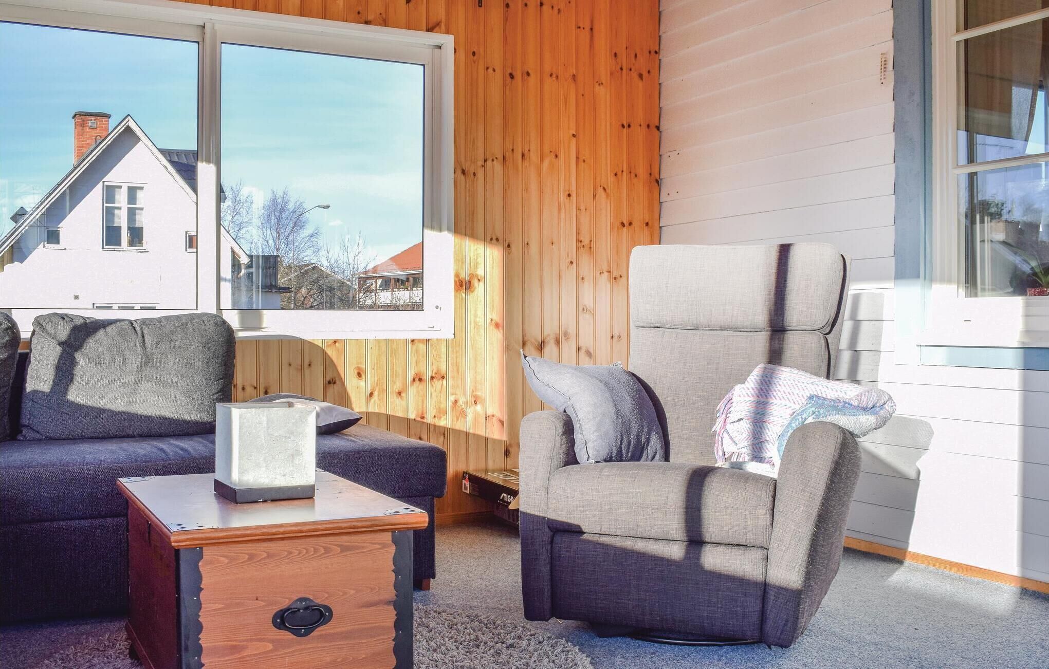 TV connectée, cheminée, console de jeux vidéo, baby-foot