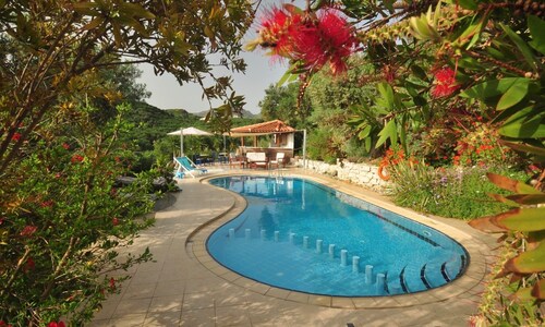 Romantic studio with semi private pool