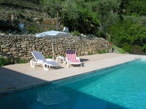 Outdoor pool - houses / villas - 5 rooms - 6/8 persons (Magagnosc)