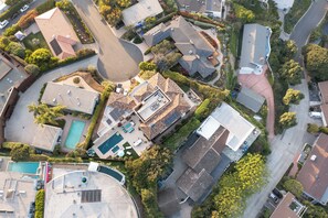 Exterior - Pool & Coastline Views: Luxe La Jolla Home (La Jolla)