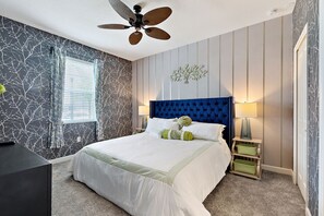 9 slaapkamers, een strijkplank/strijkijzer, reisbedje, gratis wifi