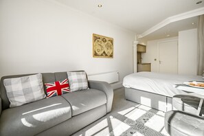 1 chambre, fer et planche Ă repasser, accĂšs Internet