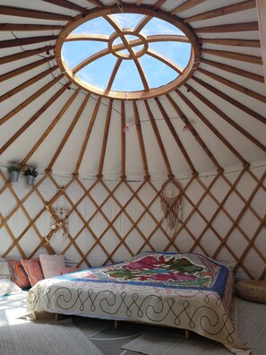 3 Schlafzimmer, Schreibtisch, Bügeleisen/Bügelbrett, Reisekinderbett