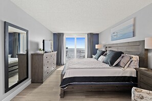 2 chambres, bureau, fer et planche à repasser, accès au Wi-Fi (inclus)