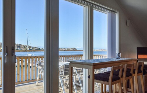 Cozy apartment in Rönnäng with kitchen