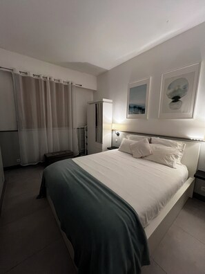 1 chambre, fer et planche à repasser, Wi-Fi gratuit, draps fournis