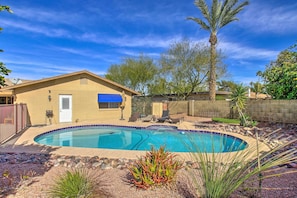 Pool - 4 Mi to Old Town: Family Home w/ Pool & BBQ (Scottsdale)
