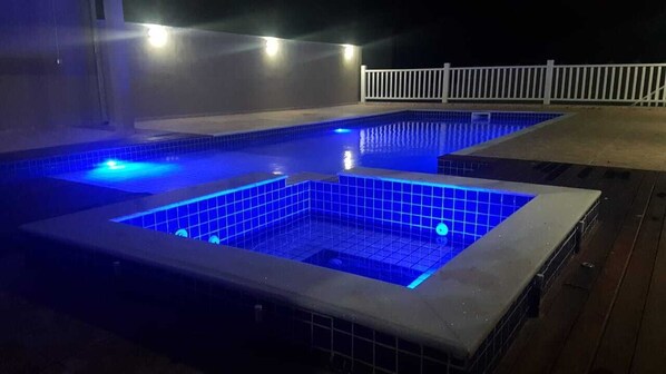 Piscine extérieure, piscine chauffée