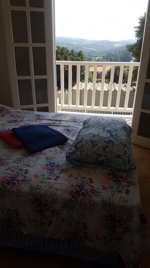 4 chambres, bureau, Wi-Fi, draps fournis