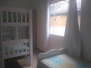 3 Schlafzimmer, Schreibtisch, Bügeleisen/Bügelbrett, kostenloses WLAN