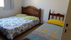 3 bedrooms, desk, iron/ironing board, free WiFi