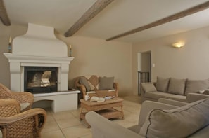 TV, fireplace, DVD player, table tennis