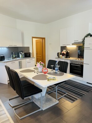 Fridge, microwave, oven, stovetop