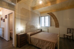 2 slaapkamers, een strijkplank/strijkijzer, wifi, beddengoed