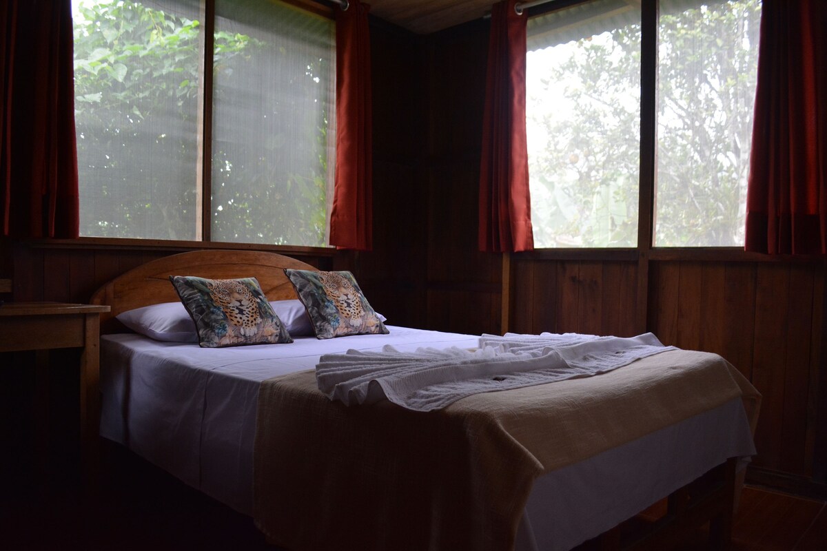 Basic Double Room, Private Bathroom | Bed sheets