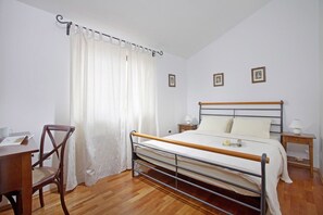 5 bedrooms, WiFi, bed sheets - Villa Aurata in Ližnjan (Haus für 8-9 Personen) (Liznjan)