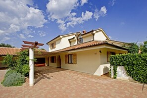 Exterior - Villa Aurata in Ližnjan (Haus für 8-9 Personen) (Liznjan)