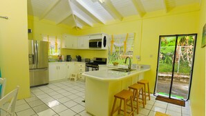 Luxury Bungalow, Multiple Beds, Mountain View | Shared kitchen - Vance Villa (Soufrière)