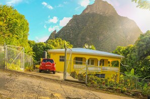 Mặt tiền nơi lưu trú