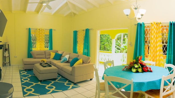 Lobby sitting area - Vance Villa (Soufrière)