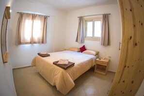 1 bedroom, WiFi, bed sheets - Bedu Apartment, Lighthouse Dahab - Sleeps 2 (Dahab)