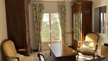 4 間睡房、書桌、熨斗/熨衫板、免費 Wi-Fi