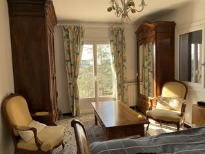 4 chambres, bureau, fer et planche à repasser, Wi-Fi gratuit