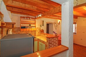 Interior - Holiday house Dolores * fenced garden, private pool, BBQ, free WiFi (Krnica)